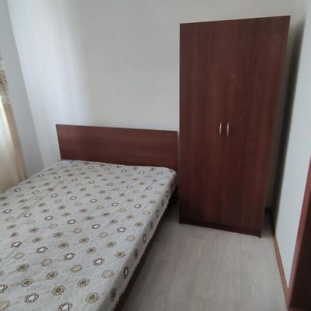 Хостел На Барахолки Almaty Esterno foto