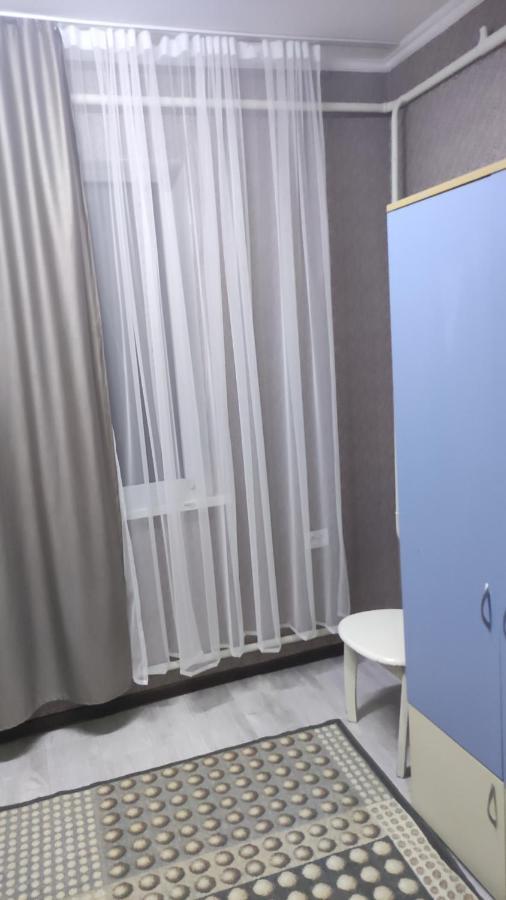 Хостел На Барахолки Almaty Esterno foto